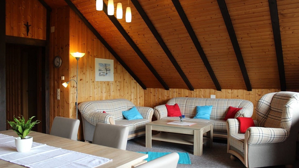Fladungen Apartment | Apartment in the attic (80sqm) with 2 bedrooms and balcony