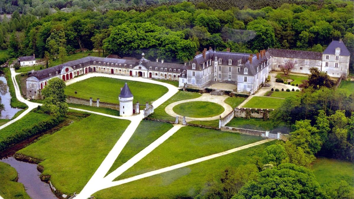Gizeux Other | Apartment in the castle with pool