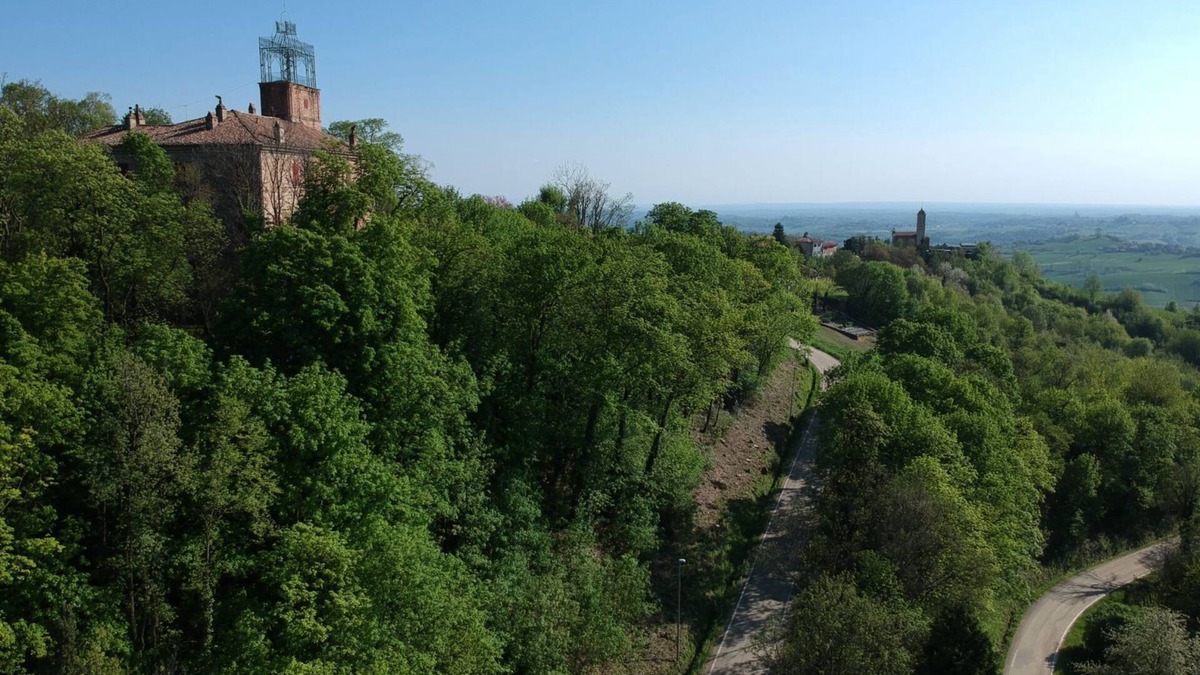 Robella Apartment | Apartment in the Castle of Robella on the green hills of Monferrato.