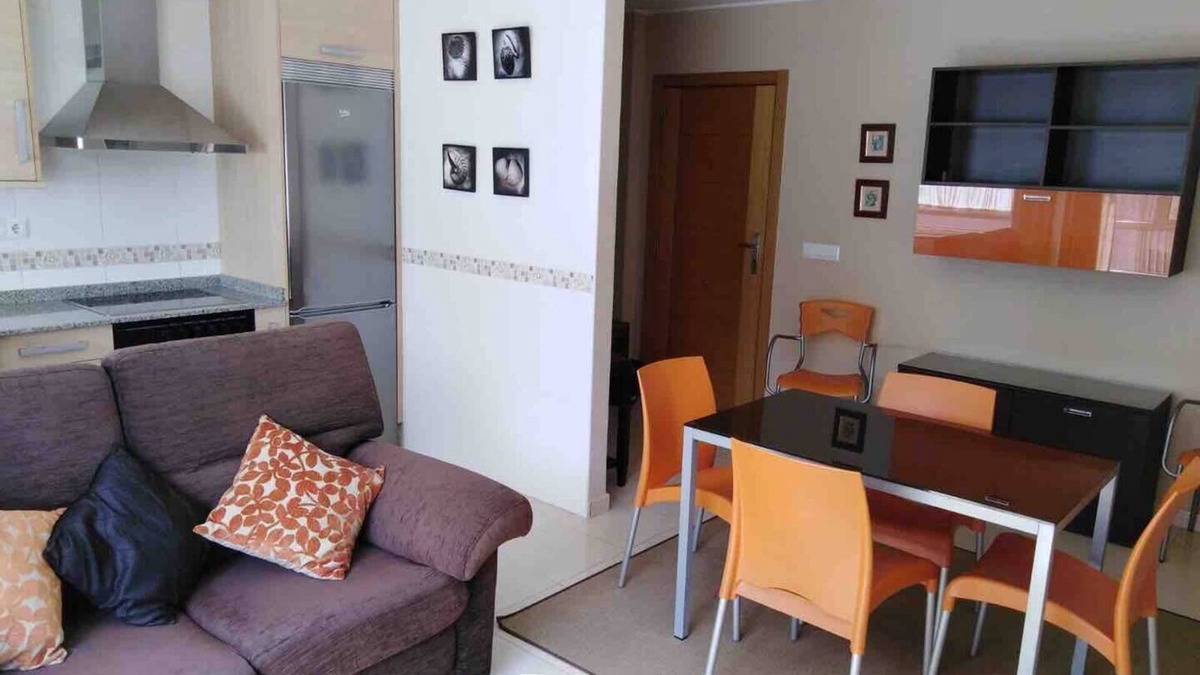 Betanzos Condo | Apartment in the center of Betanzos with private garage. Pet friendly!