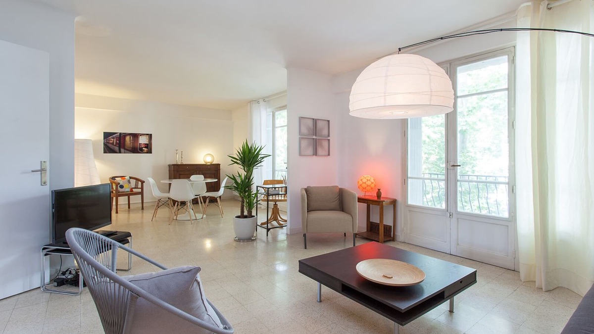 Les Arceaux Apartment | Apartment in the city center 88 m2 with garage