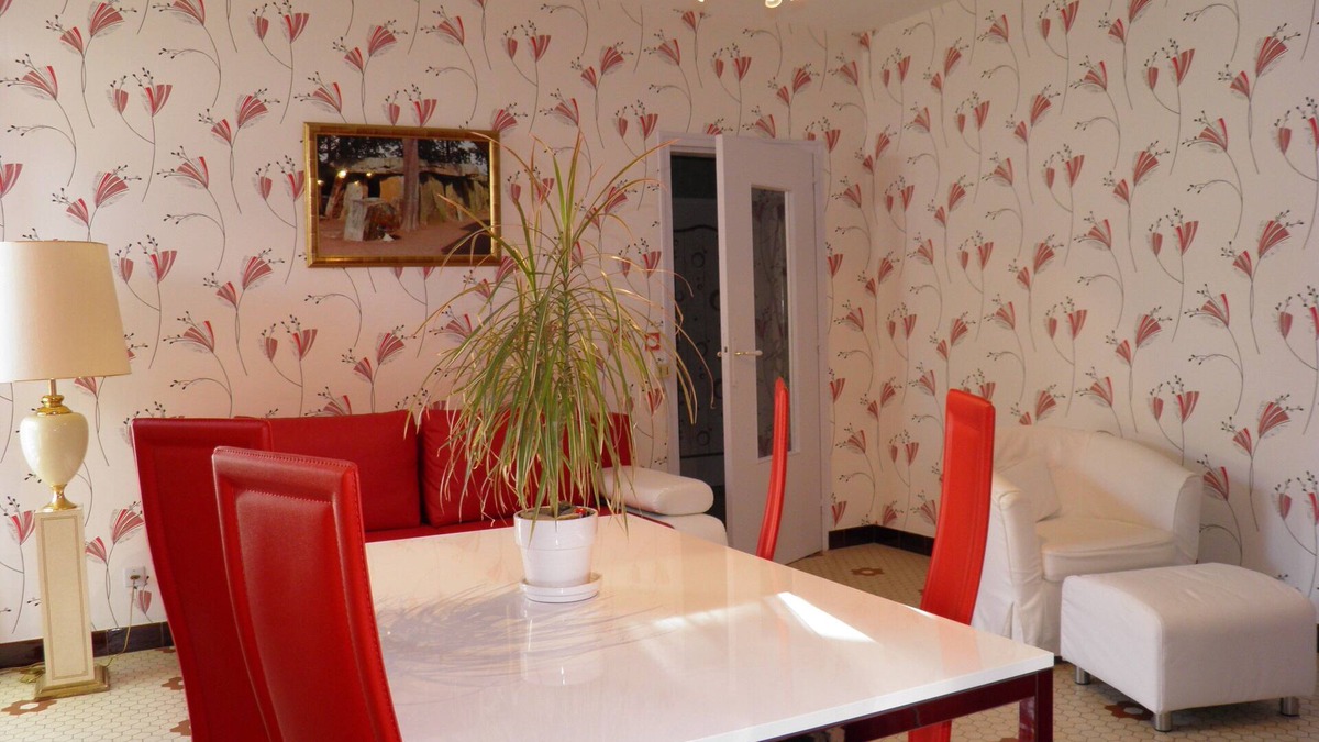 Bagneux Apartment | APARTMENT IN THE GARDEN OF HISTORICAL MONUMENT OF 5000 YEARS