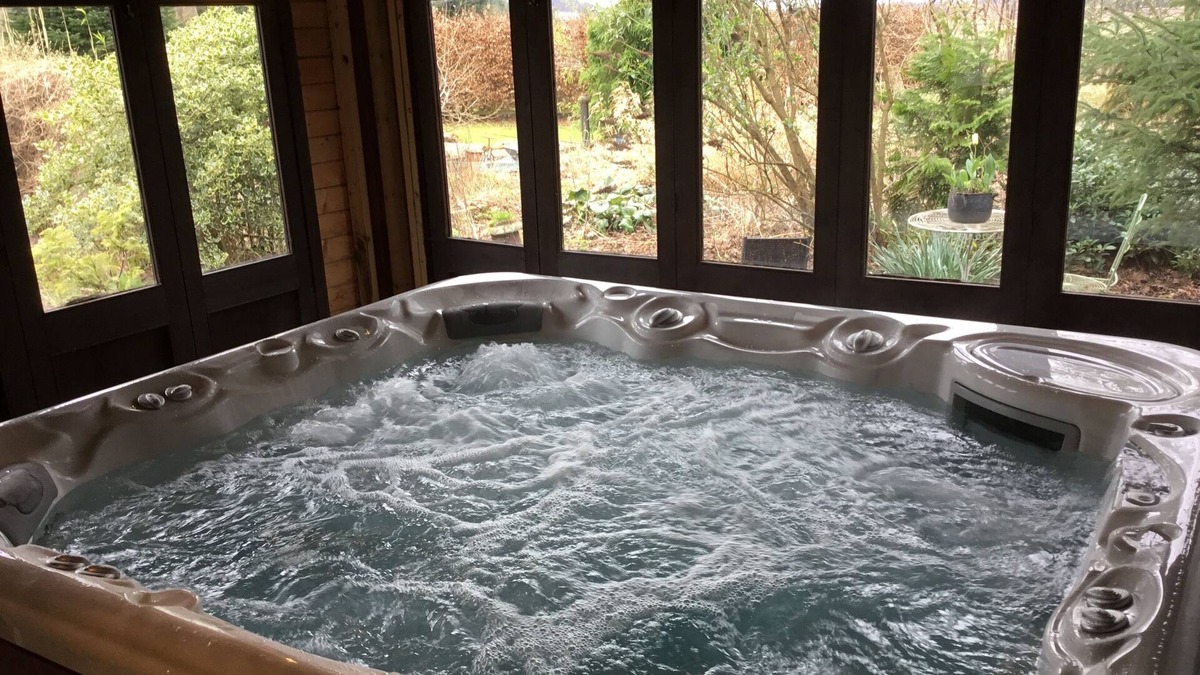 Cleish Apartment | Apartment in the grounds of a country house with indoor hot tub