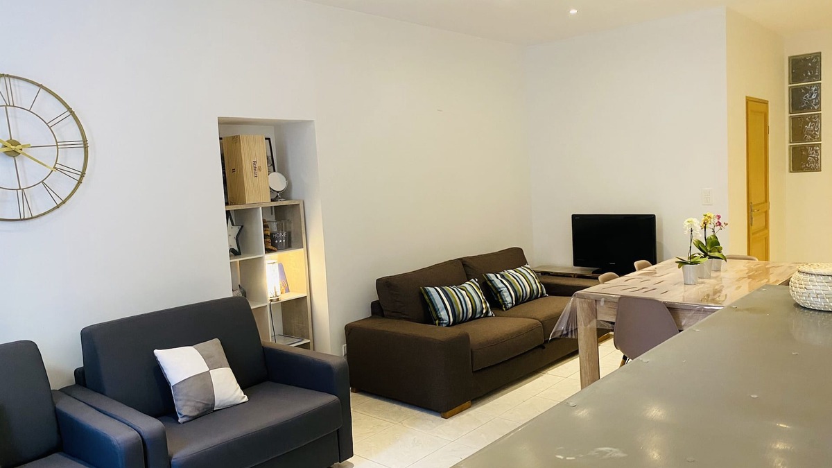 Opera Apartment | Apartment in the heart of the old port
