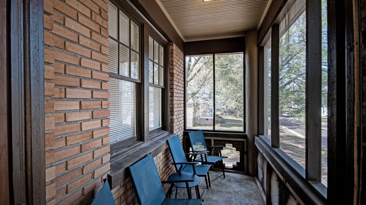 Clinton Apartment | Apartment in the Heart of Historic Clinton