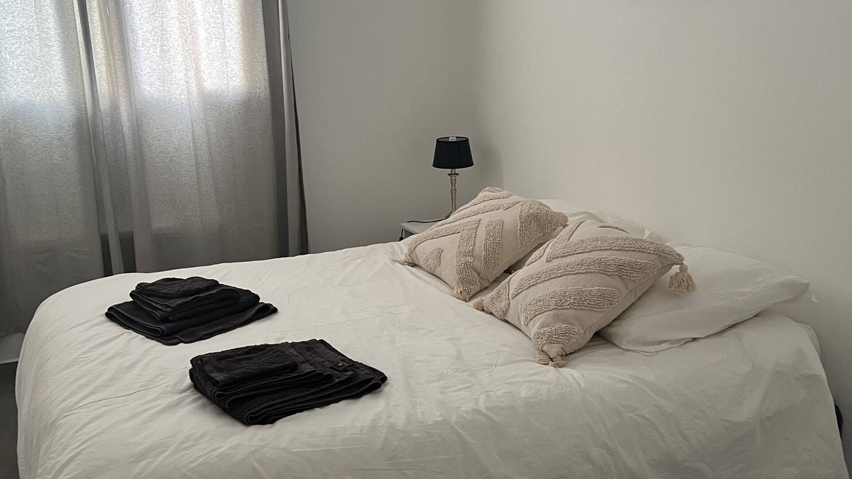 Saint-Pierre Apartment | Apartment in the la timone district