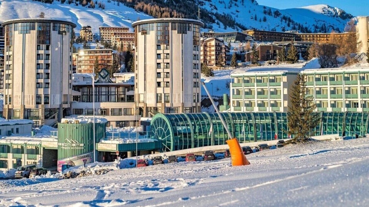 Sestriere Resort | Apartment in the Olympic village near the center 100 meters from the lifts