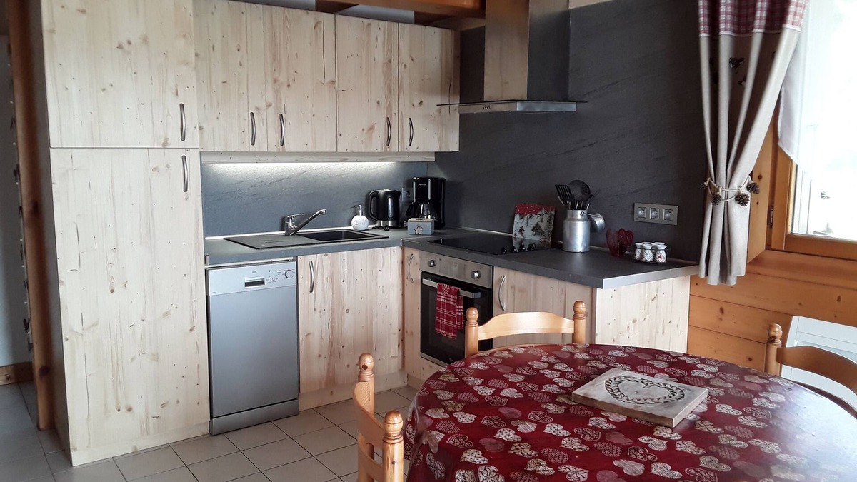 Cohennoz Apartment | Apartment in the owner's chalet in CREST-VOLAND