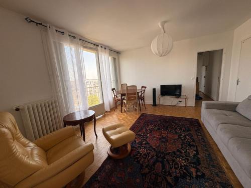Bel-Air Nord Apartment | Apartment in the sky of Paris