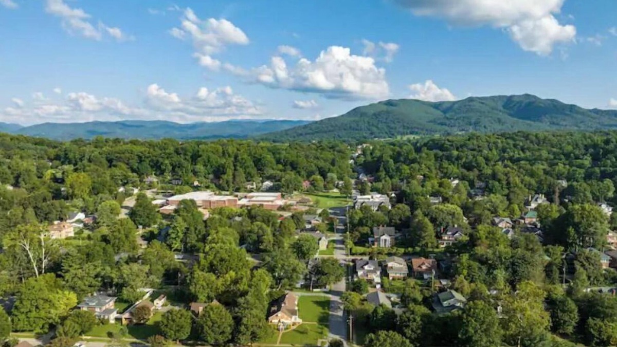 Johnson City Apartment | Apartment in Tree Streets, beautiful, safe and quiet