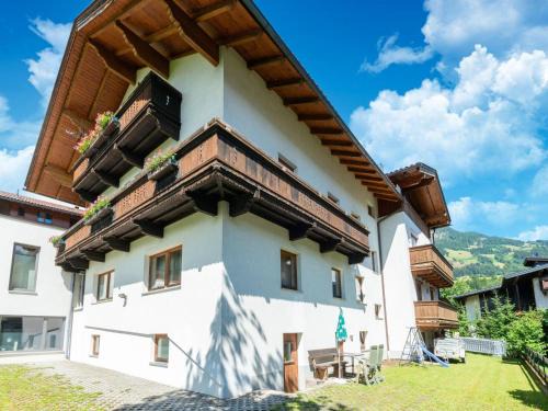 Finsing House | Apartment in Tyrol near Ski Lift