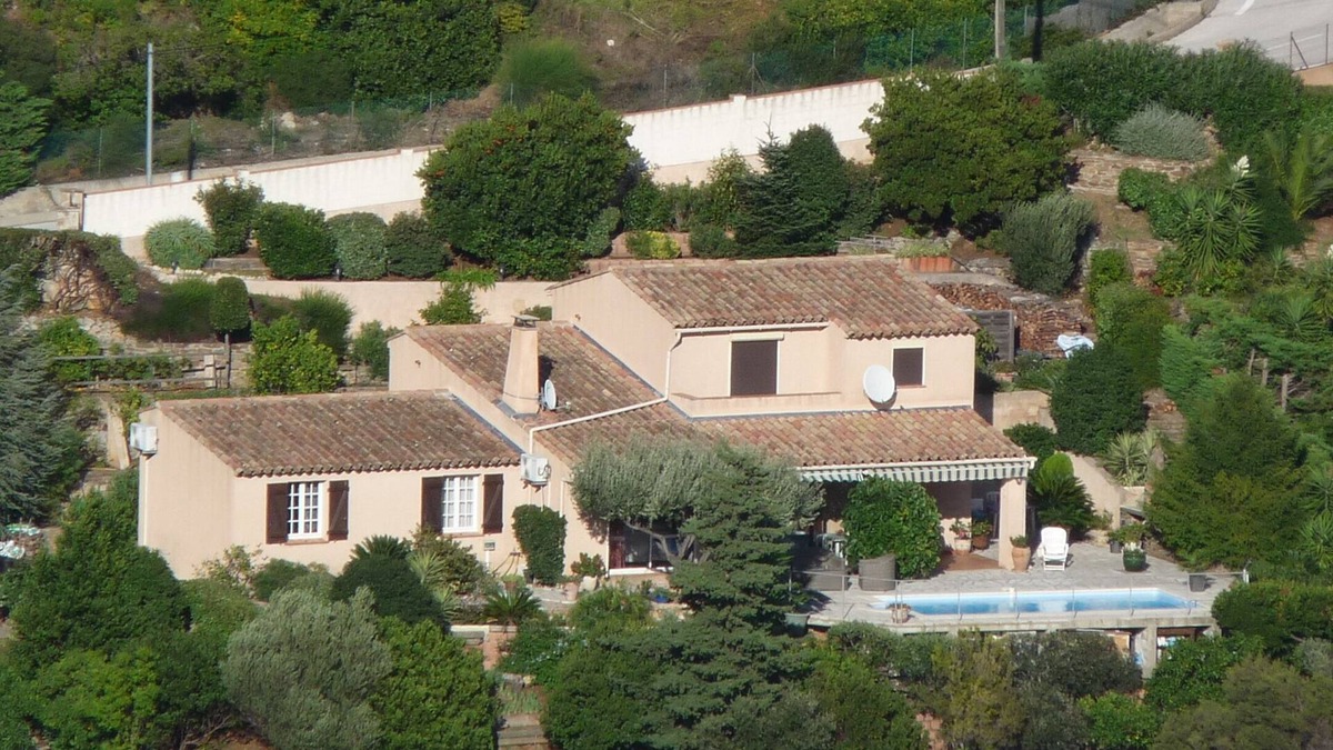 Cavalaire-sur-Mer Apartment | Apartment in villa in Cavalaire