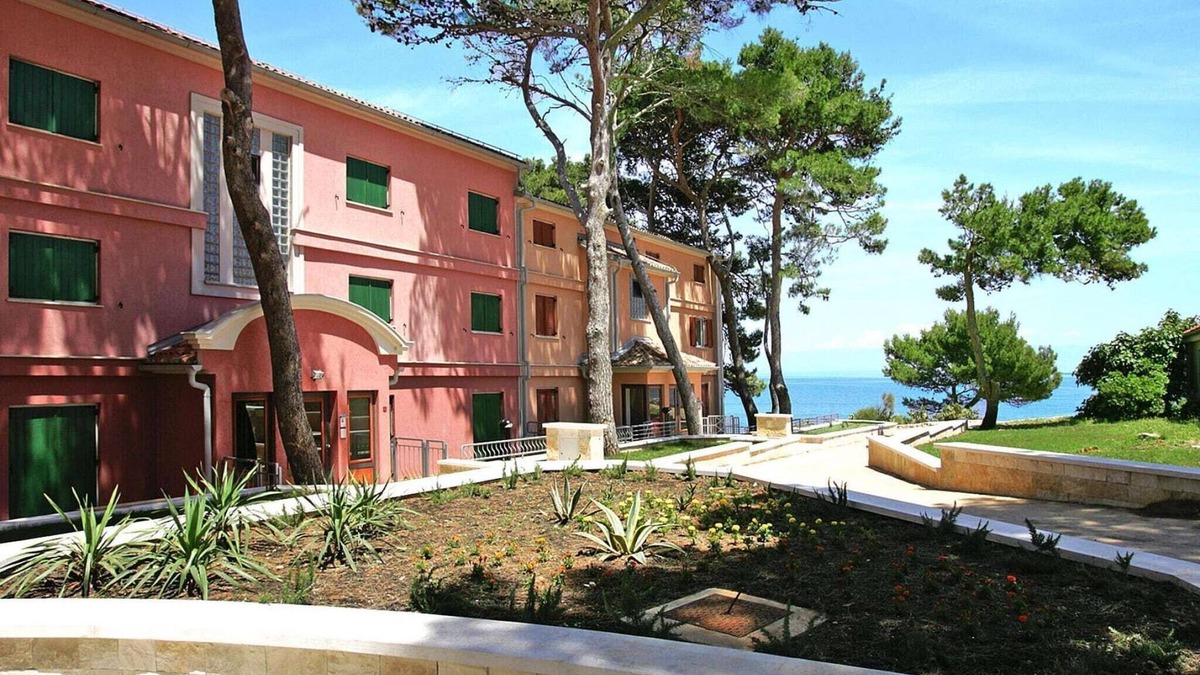Veli Losinj Apartment | Apartment in Veli Lošinj by the Beach