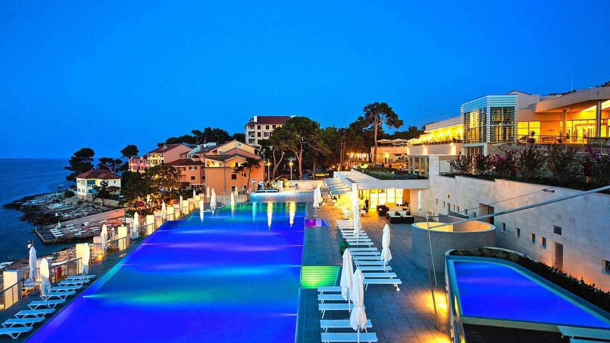 Veli Losinj Apartment | Apartment in Veli Losinj by the Beach