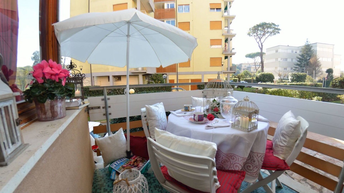 Viareggio Apartment | Apartment in Viareggio with 2 bedrooms sleeps 6