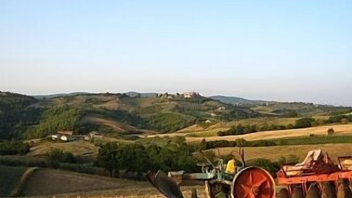 San Terenziano Apartment | Apartment In Village Centre, Well Located For Local Restaurants And Shops
