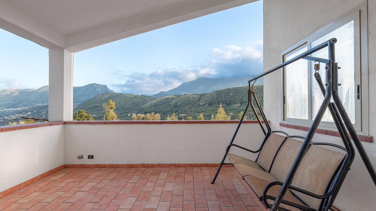 Cannizzaro-favara Villa | Apartment "In Villa Marlory" with Sea View, 2 Private Terraces & Wi-Fi