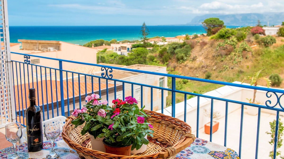 Alcamo Marina House | Apartment in villa wi fi 150 meters from the beach uc