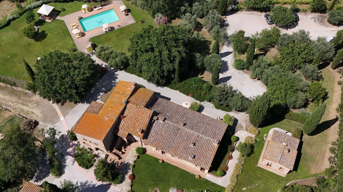 Gambassi Terme Villa | Apartment in villa with WIFI, pool, A/C, TV, terrace, panoramic view, close to San Gimignano