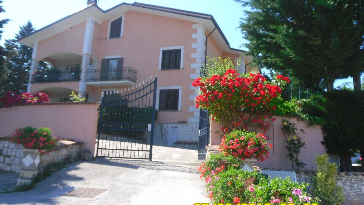 Cagnano Amiterno Bed & Breakfast | Apartment in Villa, x your Holidays and Recurrences