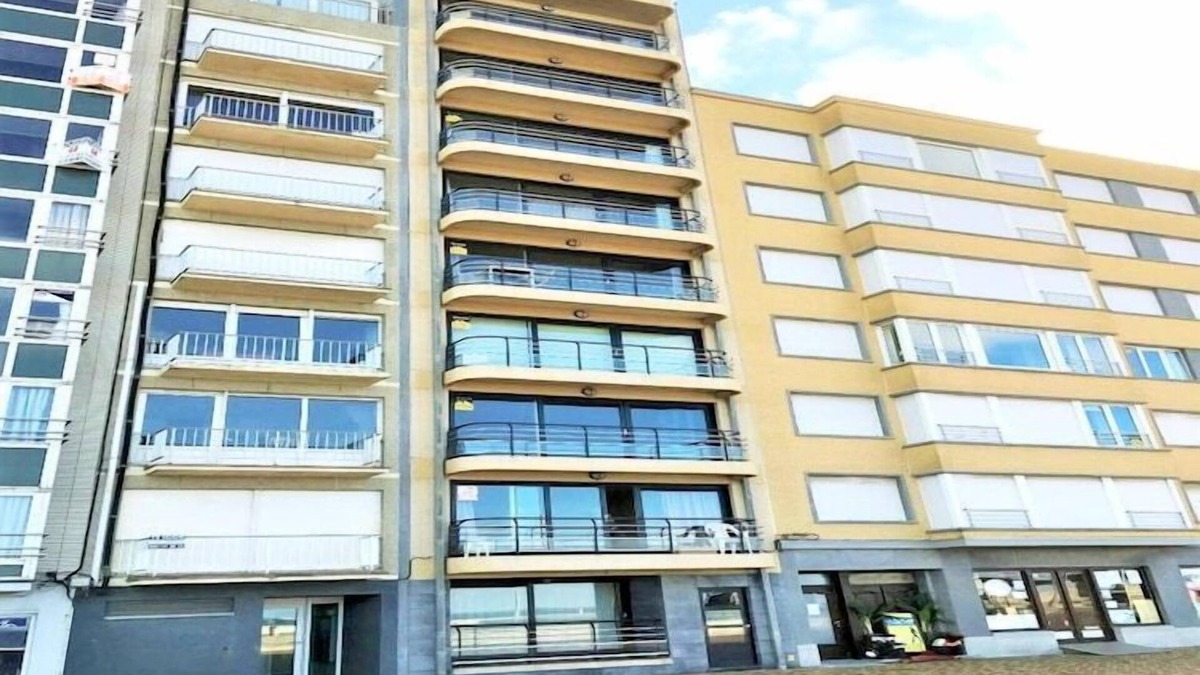 Wenduine Apartment | Apartment in Wenduine with Stunning Sea Views