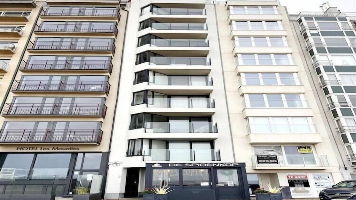 Wenduine Apartment | Apartment in Wenduine with Stunning Sea Views