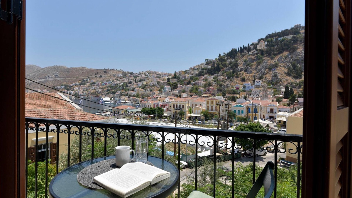 Symi Apartment | Apartment is located in Symis center