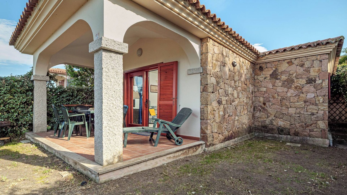 Buddittogliu Straulas Apartment | Apartment 'Lu Carrulu' with Sea View, Private Terrace and Air Conditioning