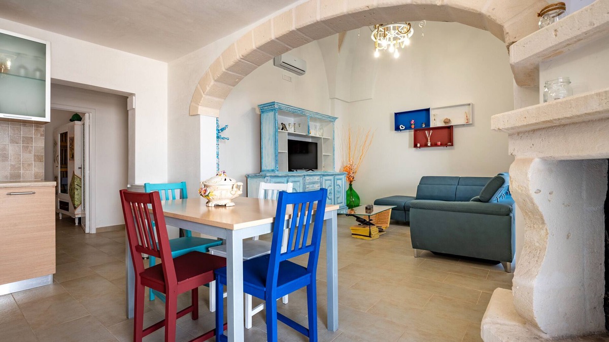 Montalbano Apartment | Apartment 'La Bella Zia House' with Private Terrace, Wi-Fi and Air Conditioning