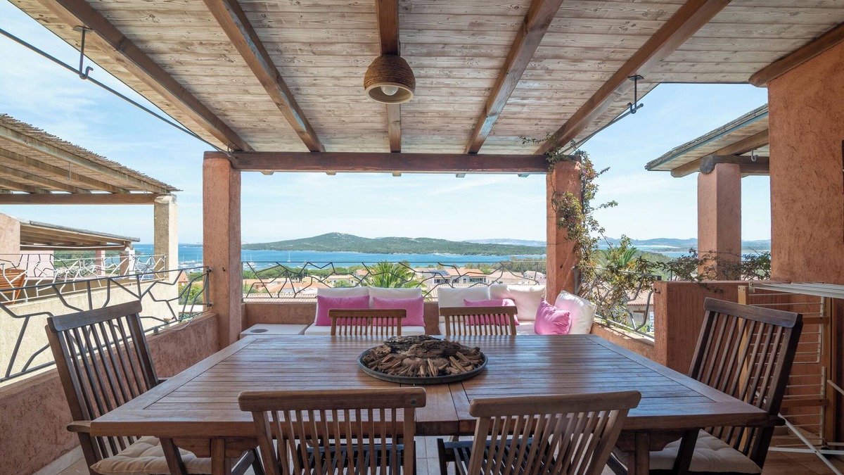 Porto Pozzo Apartment | Apartment 'Il Fiordo 28' with Sea View, Shared Pool and Air Conditioning