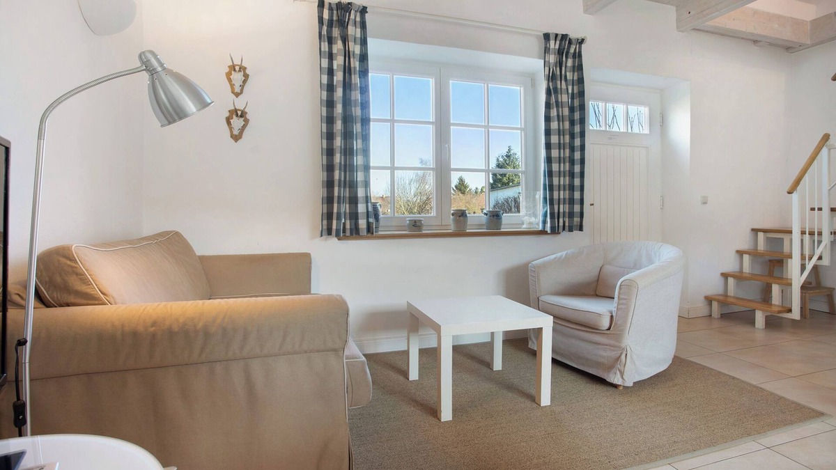Dalwitz Apartment | Apartment 'Jägerkate' with Private Terrace, Shared Garden and Wi-Fi