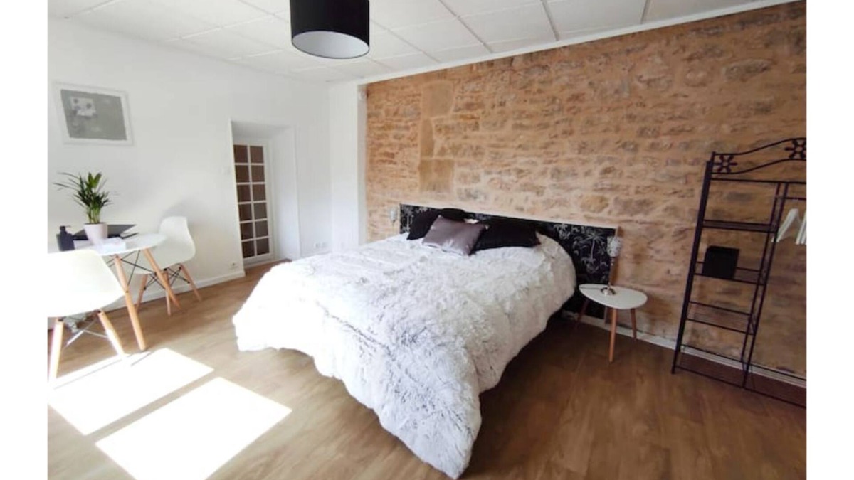 Theize Apartment | Apartment "Jarnioux" in Theizé with sauna