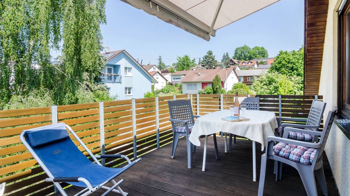 Owingen Apartment | Apartment "Jaulneau" with Private Balcony & Wi-Fi