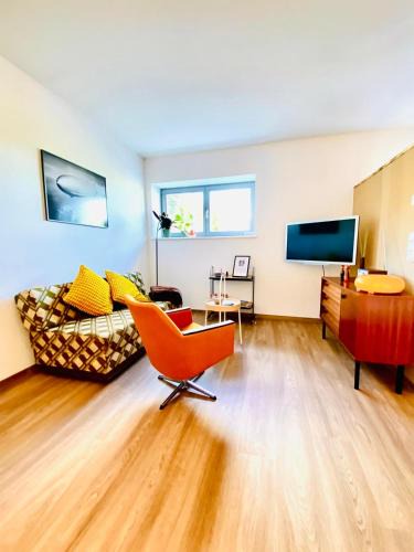 Naumburg Apartment | Apartment Joe's Home-modern,vintage Style