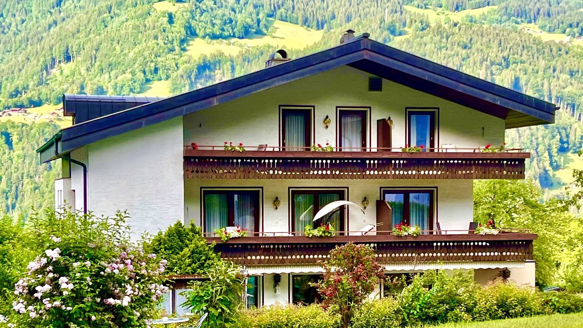 Vandans Apartment | Apartment 'Jordis' with Mountain View, Private Terrace, garden and Wi-Fi