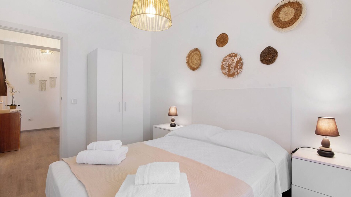 Faro Apartment | Apartment 'Justo's House' with Balcony and Wi-Fi