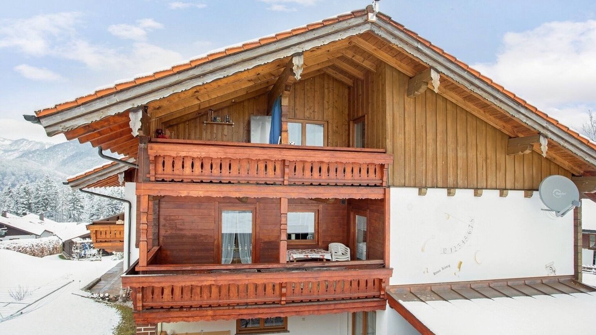 Untersalzberg II Apartment | Apartment "König im Obergeschoss" with Balcony, WLAN, Garden & Mountain View