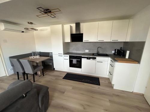 Villach Apartment | Apartment KARAWANKENBLICK im HERZEN von VILLACH mit Privatgarage