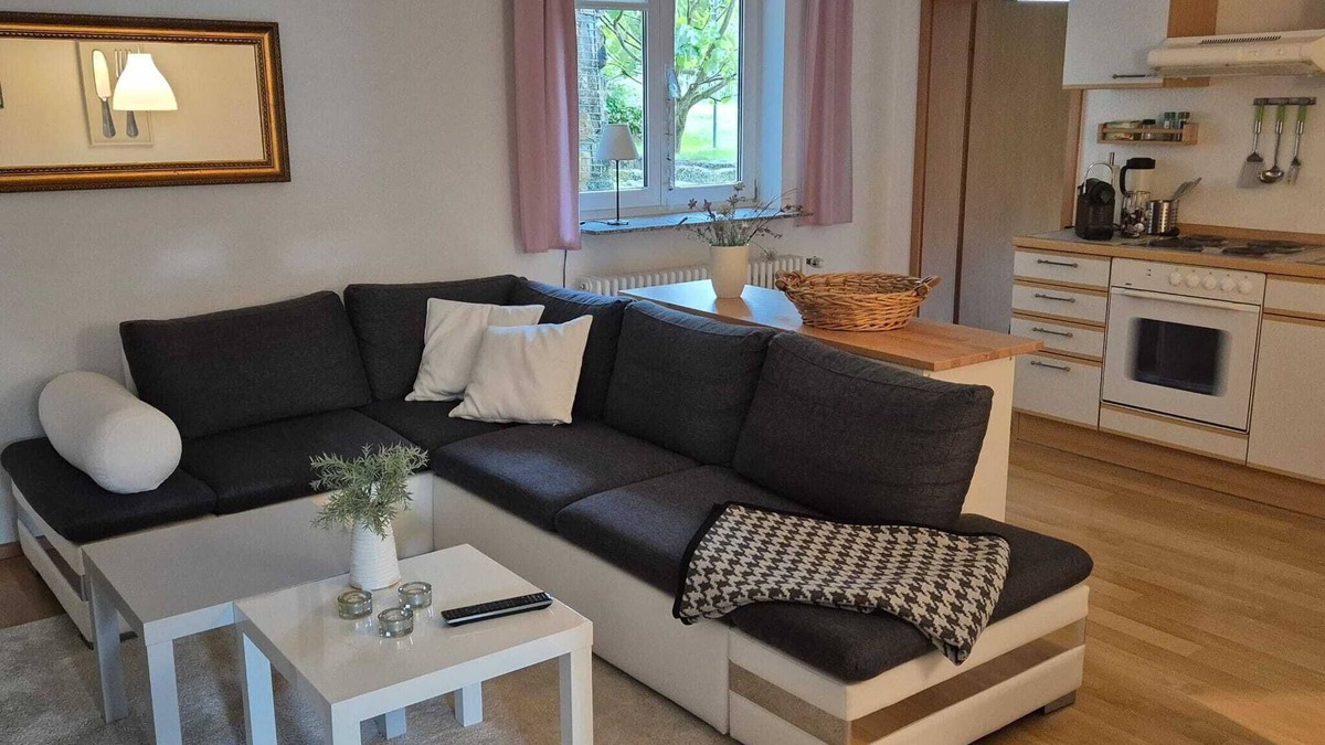 Mundingen Apartment | Apartment 'Kleine Pause' with Private Terrace, Private Garden and Wi-Fi