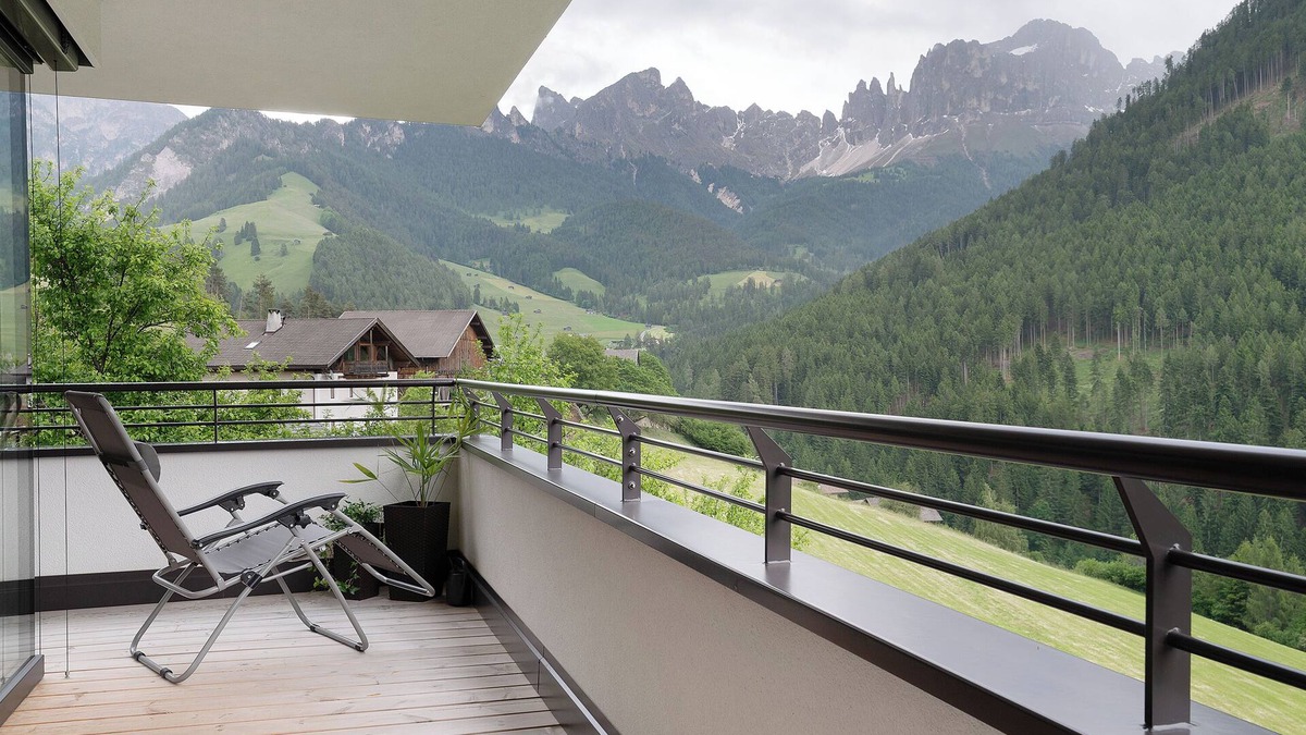 San Cipriano Apartment | Apartment 'König Laurin' with Mountain View, Shared Terrace and Wi-Fi