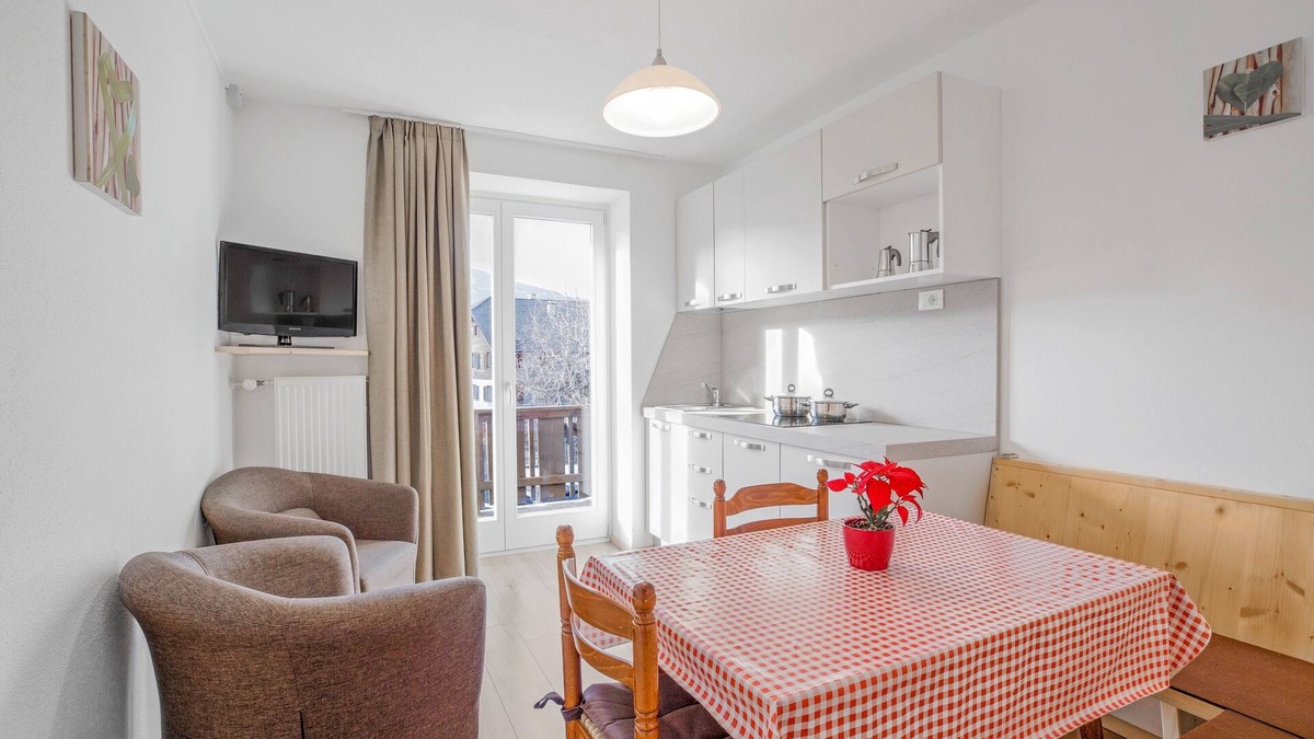 Valdaora di Sopra Apartment | Apartment “Kruma - Gsail 1” with Mountain View, Wi-Fi & Balcony