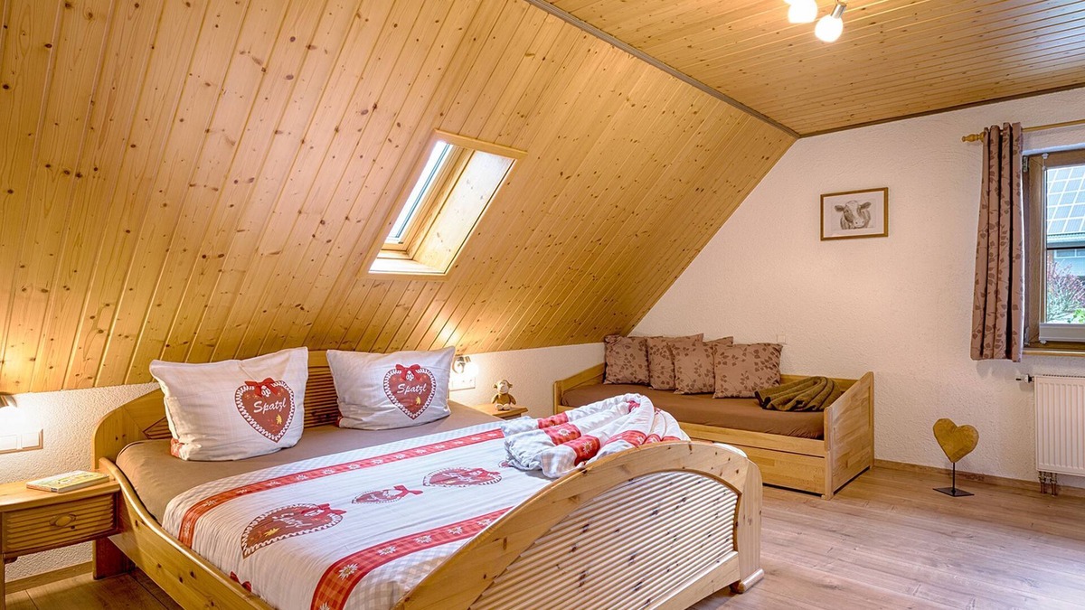 Schollach Apartment | Apartment 'Kuhglocke' with Shared Terrace, Shared Garden and Wi-Fi