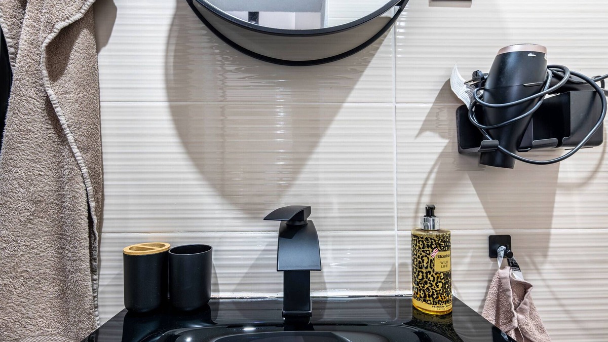 Brackenheim Apartment | Apartment 'Luxusloft Hausen' with Wi-Fi and Air Conditioning