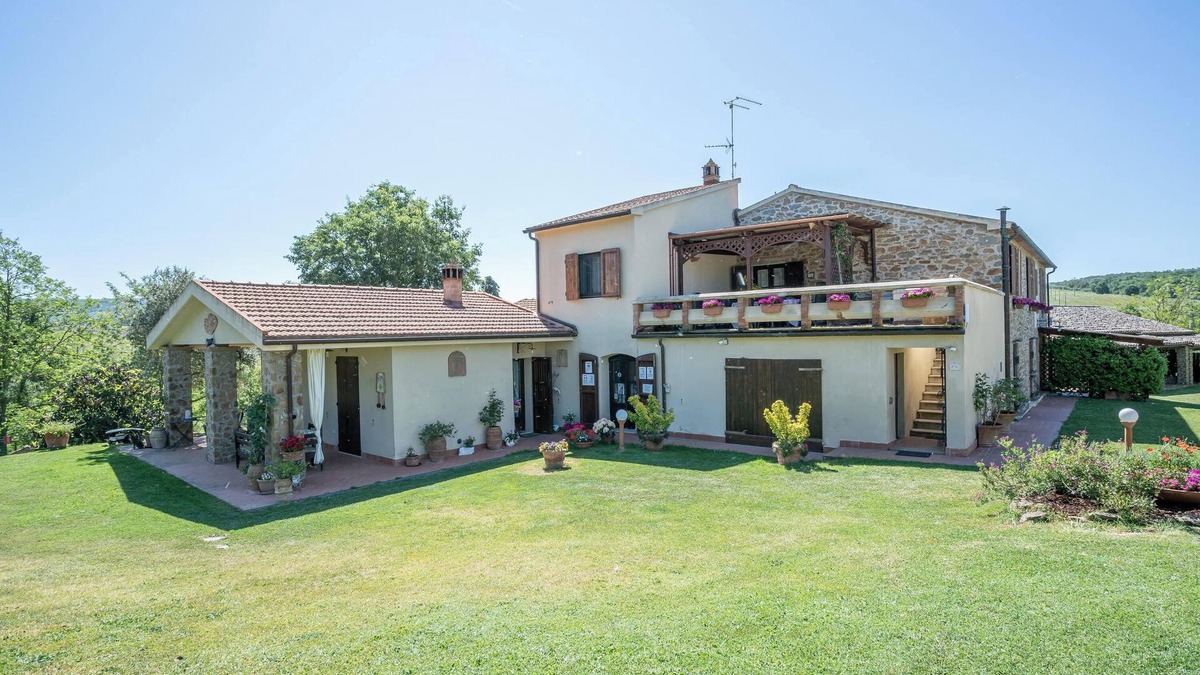 Magliano in Toscana Other | Apartment La Quercia with Mountain View, Terrace, Shared Pool & Wi-Fi