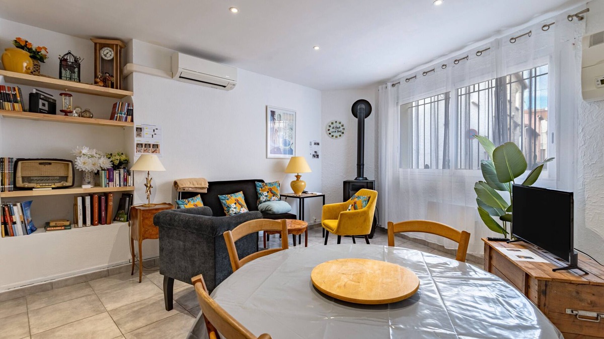 Le Boulou Apartment | Apartment 'L'Oreneta, Le Boulou, Idéal Curiste' with Wi-Fi and Air Conditioning