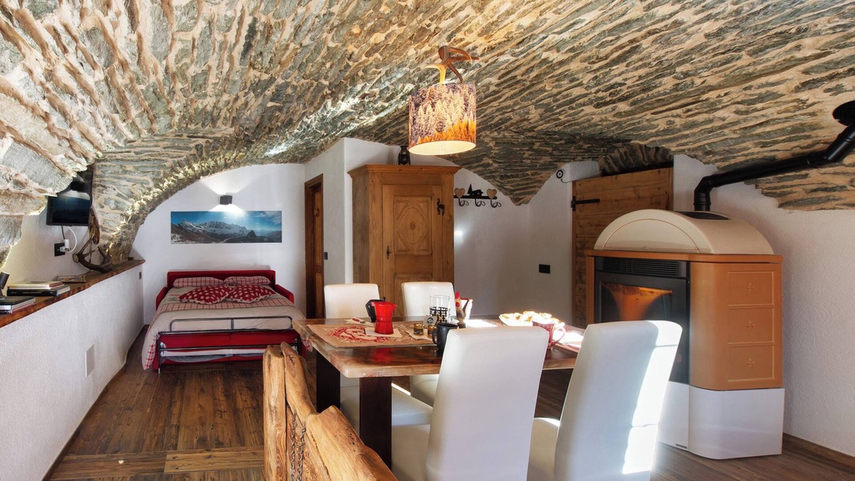 Bionaz Apartment | Apartment 'La Cachette' with Mountain View, Private Terrace and Wi-Fi