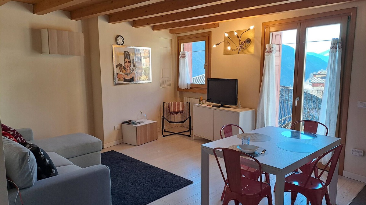 Vione Apartment | Apartment 'La Casa Di Allegra' with Mountain View and Balcony