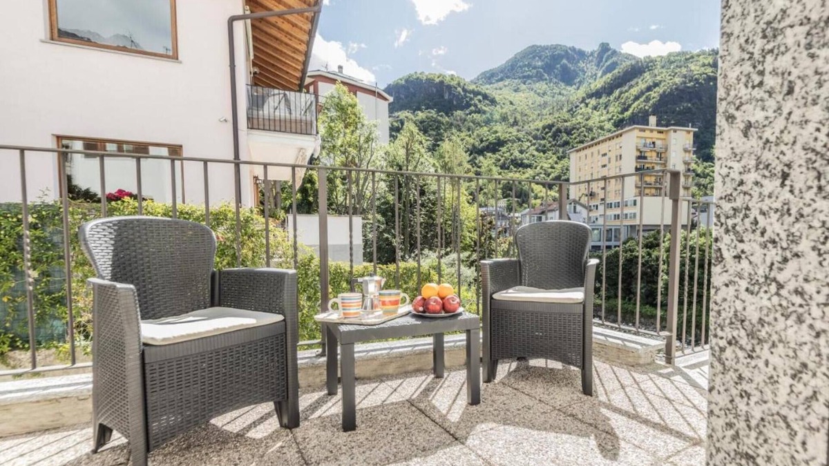 Chiavenna Apartment | Apartment 'La Casa Sul Fiume' with Mountain View, Wi-Fi and Air Conditioning