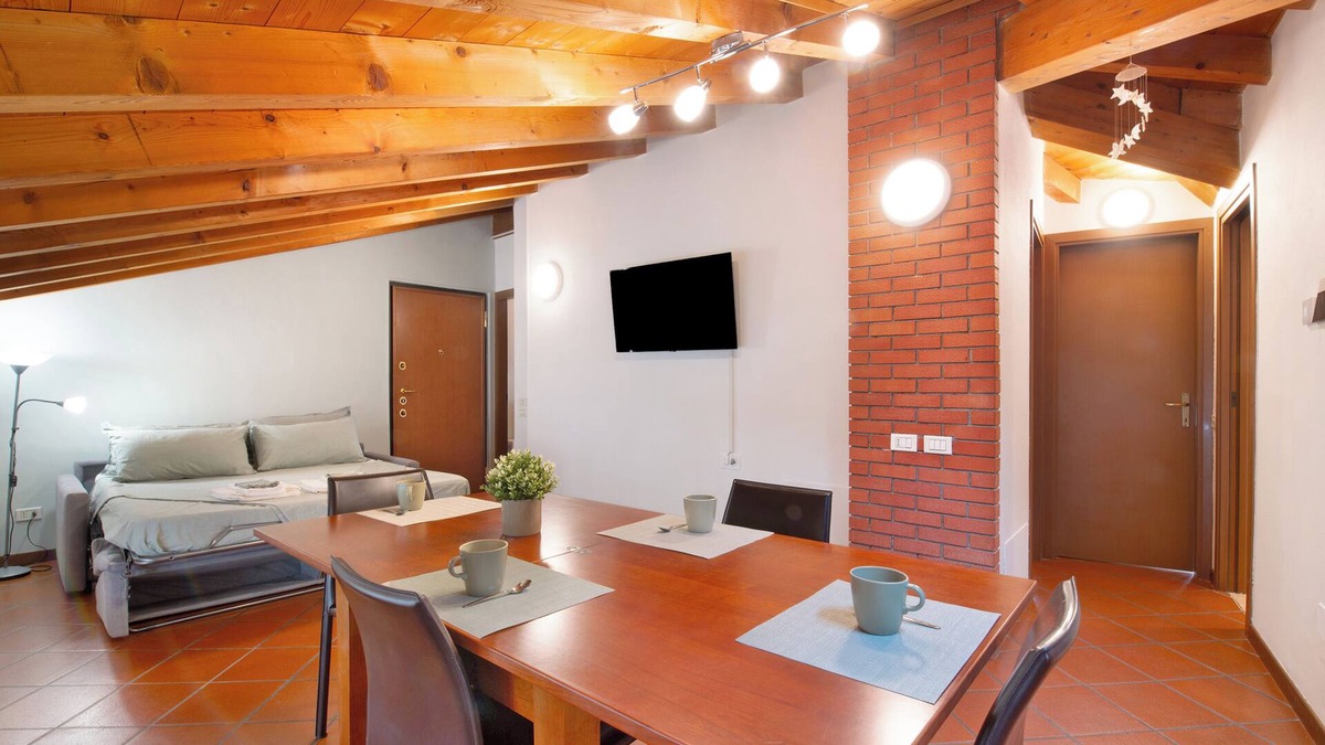 Albavilla Apartment | Apartment 'La Corte Di Zio Pippo' with Wi-Fi