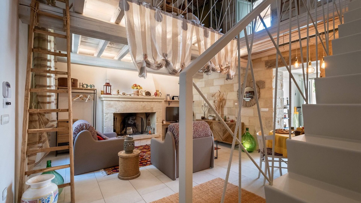 Muro Leccese House | Apartment "La Dimora Elia'" with Private Garden & Wi-Fi